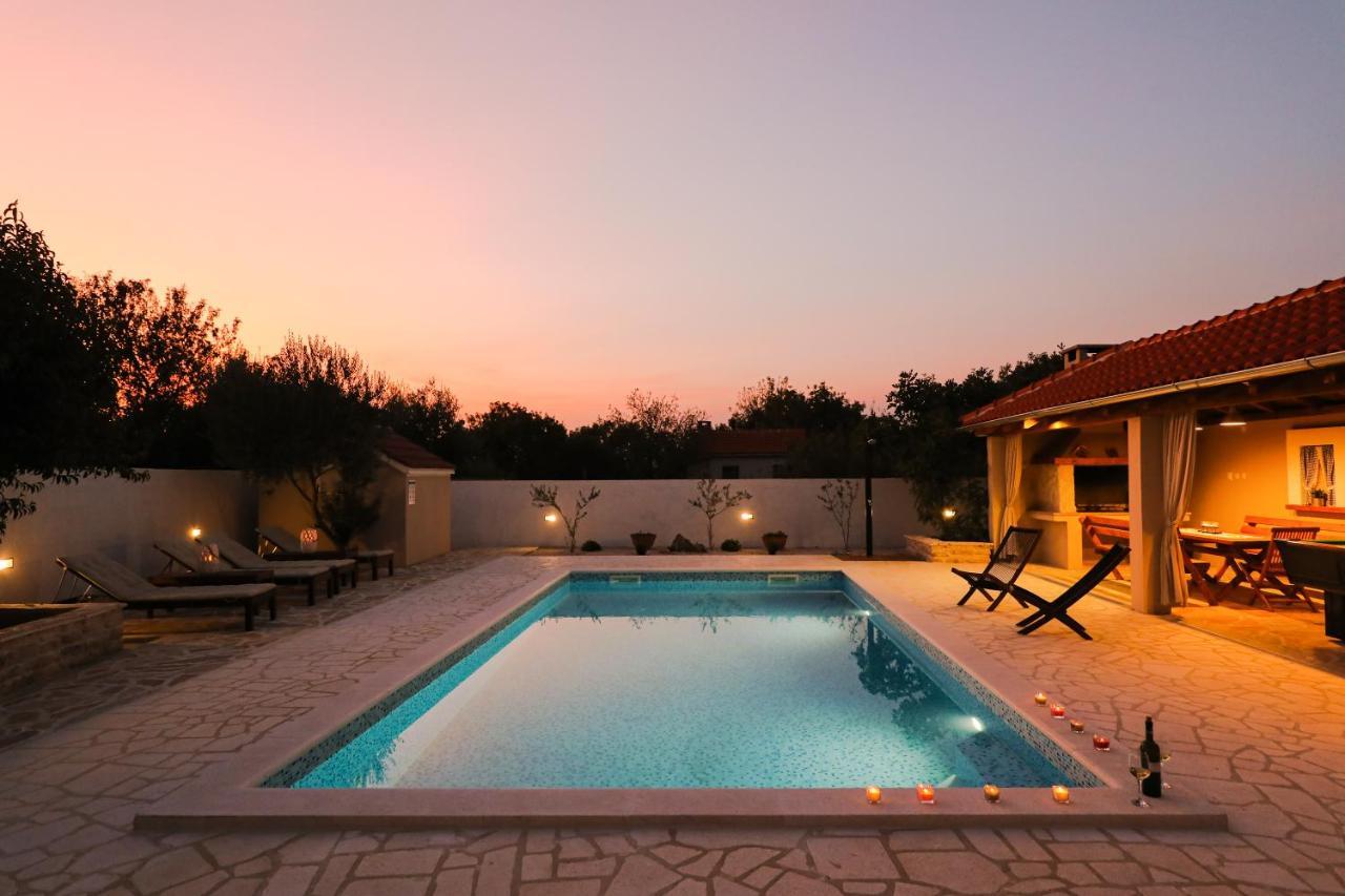 Luka Villa Pridraga Bagian luar foto